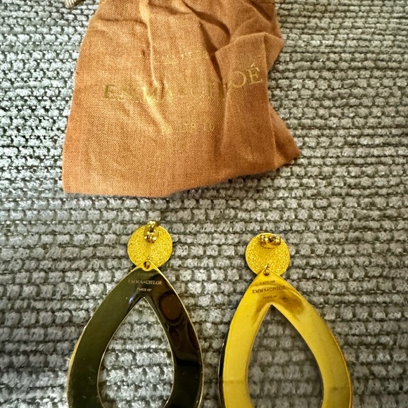 IRIS Earrings EMMA & CHLOE Gold Post Drop - Picture 6 of 6